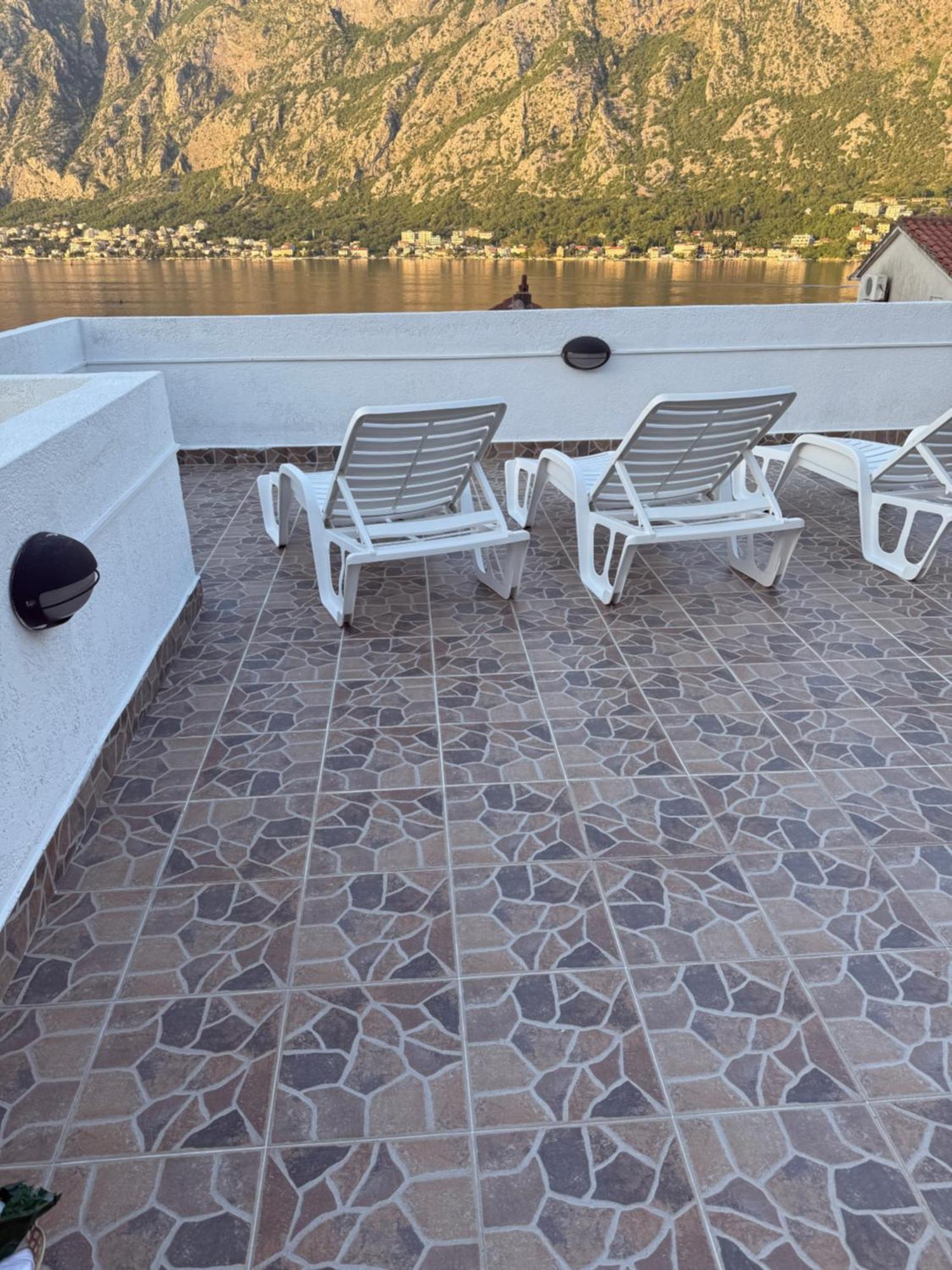 Alisa Sea View Apartment Prcanj Kotor Exterior foto